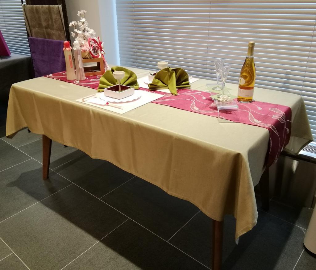 Table coordination
New Year's hospitality style The "cloth shop" series in the neighborhood of Ningyocho, this time "tablecloth"
 　　~ Table Recipe ~ 