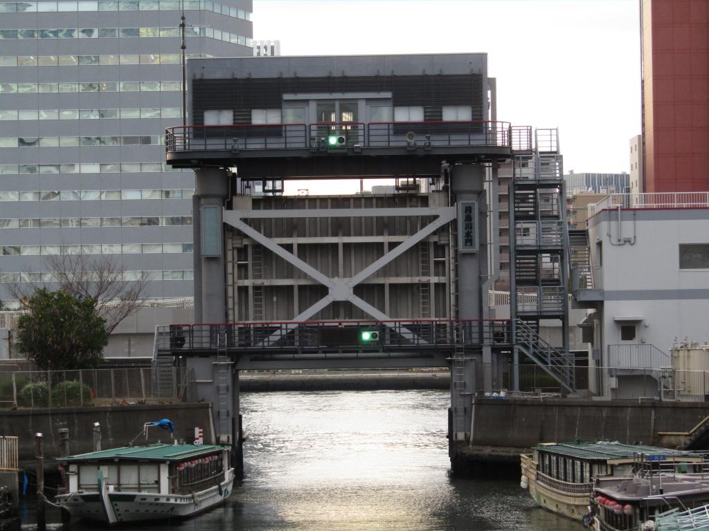  7 units in Chuo-ku-ku-What can be enjoyed by waterside walk and cycling?