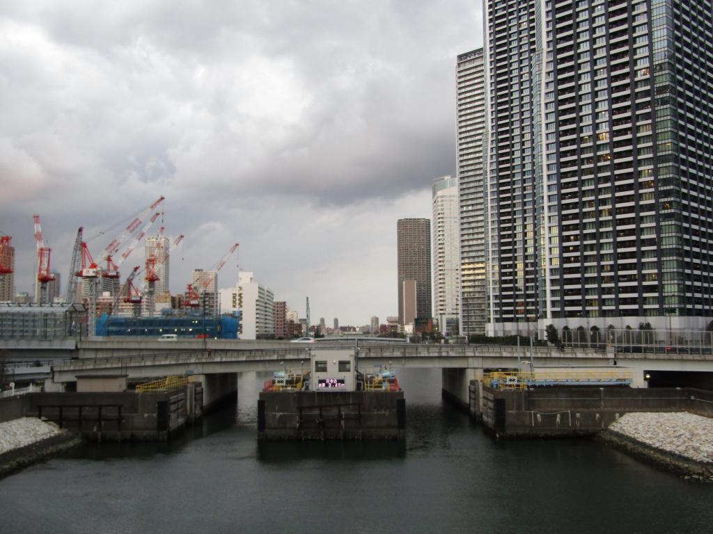  7 units in Chuo-ku-ku-What can be enjoyed by waterside walk and cycling?