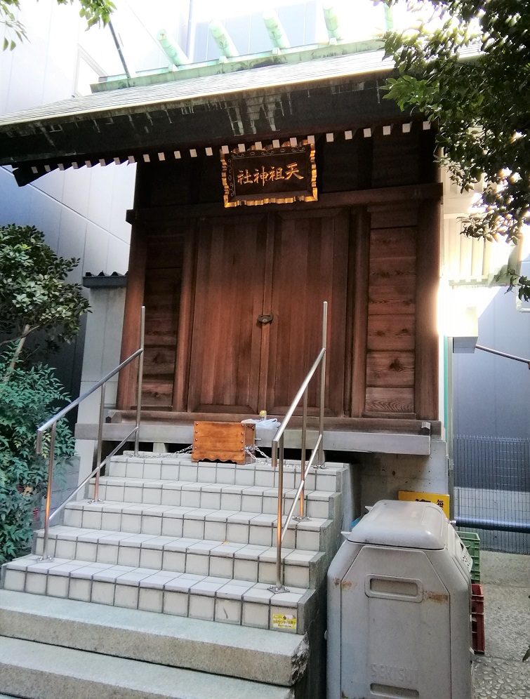 For the last episode of this series, a review of all courses ... a tour of shrines with a quiet appearance around Kayabacho Station and Hatchobori Station 10
　~ Hatchobori Tenso Shrine~ 