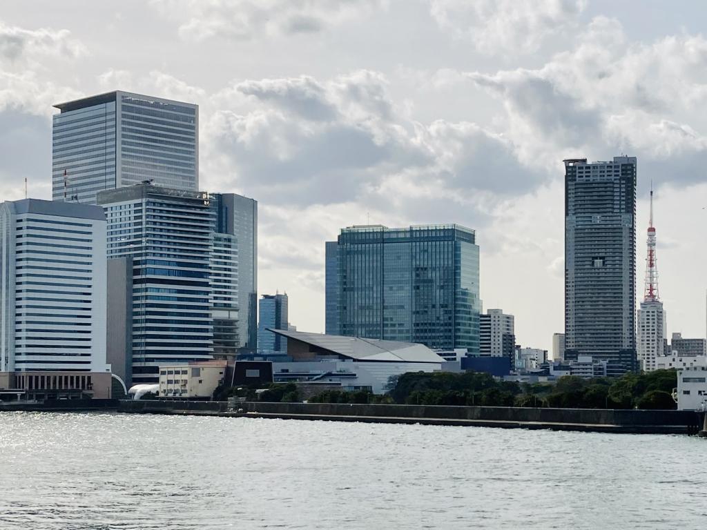  Footprints of the Giants of "New Play" seen on grapes: "Jiyu Theater", "Tsukiji Small Theater" and "Jiyu Theater" again