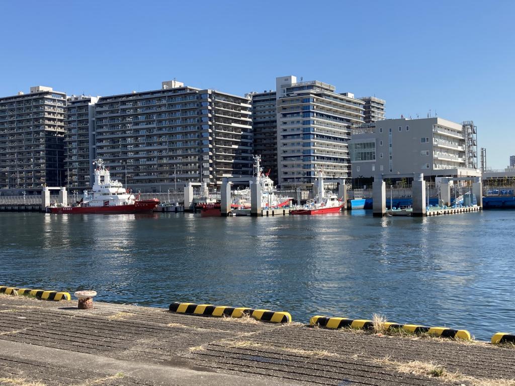 Head to the harbor station in the Harumi district on the opposite shore! Cool TOYOMICYO ‼
