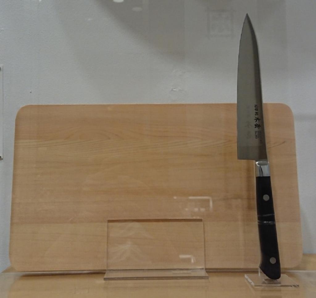 No.333 Petit Knife Hinoki cutting board set 9,900 yen New life support fair, now being held ~ Nihonbashi Kiya Main Store izutuki ~