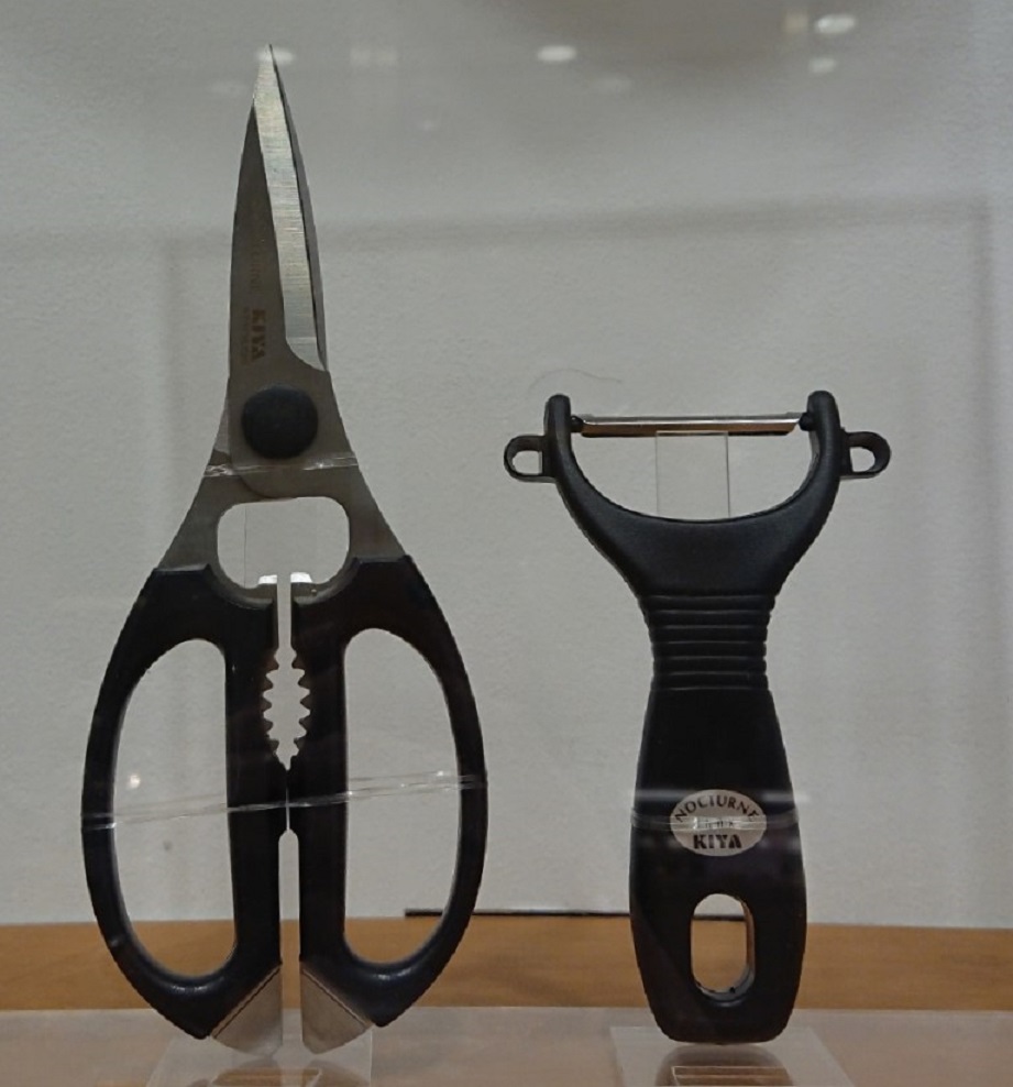 Nokturn kitchen scissors and peeling set 4,950 yen New life support fair, is being held-Nihonbashi Kiya Main Store izutuki-