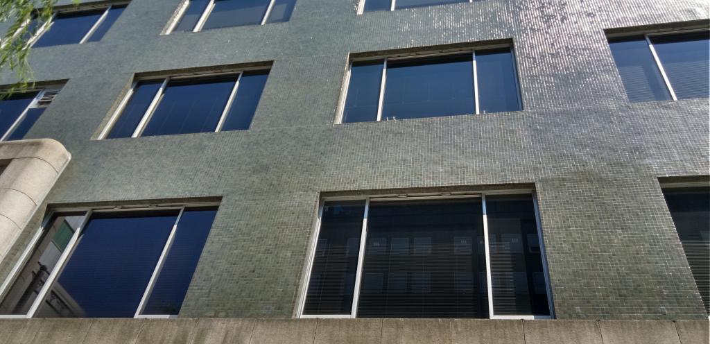 Deep green tiles and famous architecture in Chuo-ku, Chicago Window (5) Dentsu Ginza Building