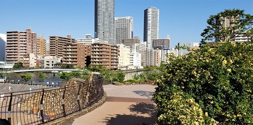  [Flowers, Greenery and Water]
It is recommended to walk around the garden at Harumi Triton Square.