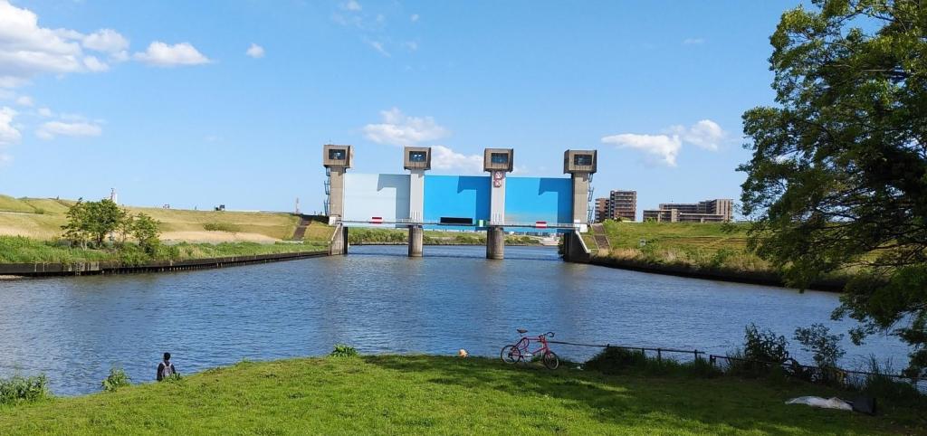 The starting point and end point of the red sluice gate, the blue water gate Sumida River.