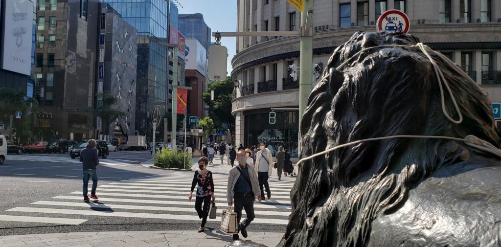  The Lion and Ginza 4-chome Intersection