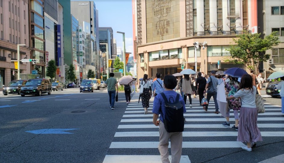  The Lion and Ginza 4-chome Intersection