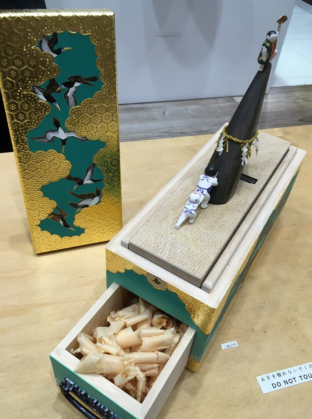 Prayer Cutting Festival
880,000 yen Ningyobushi Hiromine Nakamura solo exhibition
　　Tools for praying
　　~ Nihonbashi Kiya Main Store izutuki~