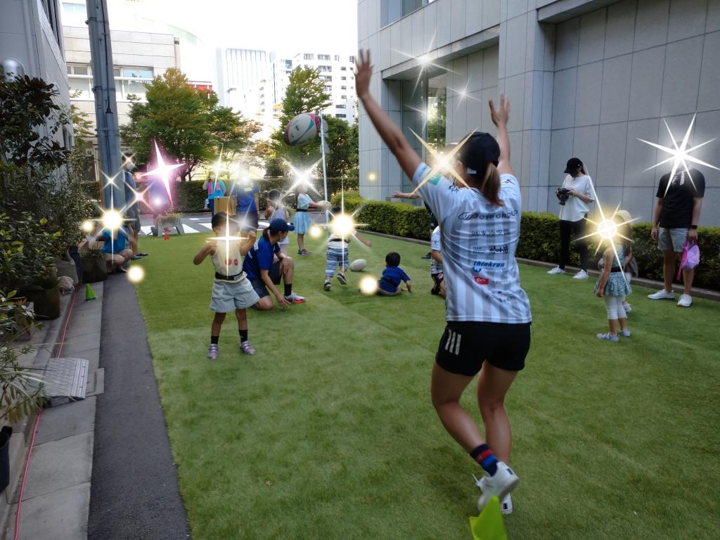 With women's rugby players at the artificial turf venue! Let's enjoy "Tag Rugby"! ＠Hama House