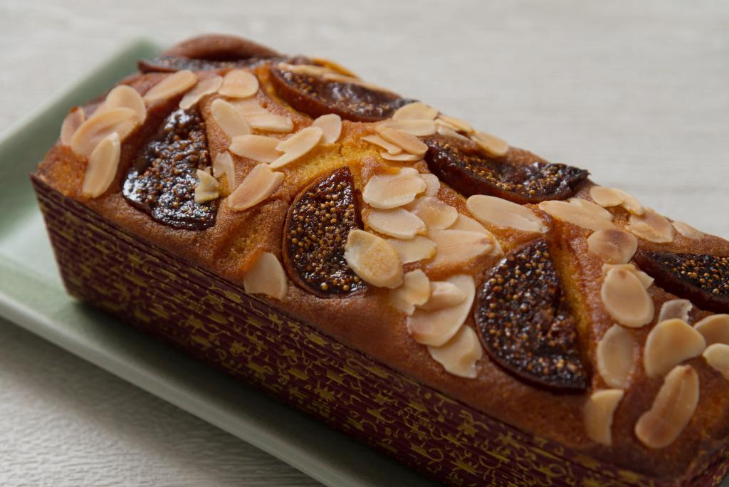 The most popular! Fig pound cake [Ginza 6-chome] Homemade pound cake "MARLOWE" of 100% almond powder homemade pound cake