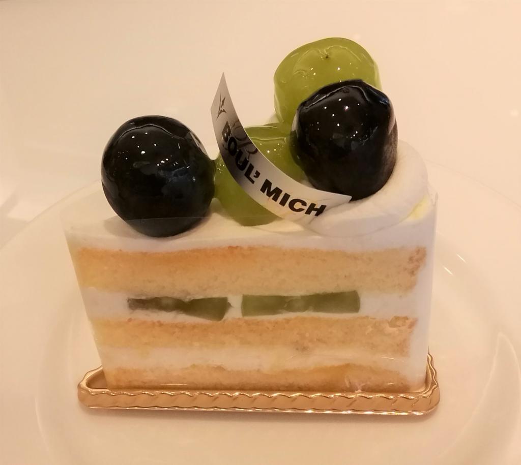 Seasonal Susume Petit Gato Grape Shortcake
648 yen Recommendation for Western Confectionery Season
　＆
　　Mond Selection won the Grand Gold Award for 16 consecutive years
　　　~ Bour Mish Ginza Main Store~