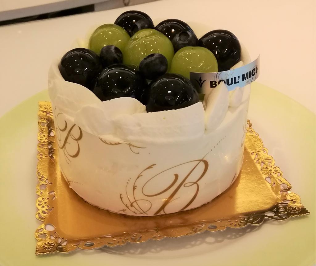 Seasonal recommended Antleme grape shortcake
2,916 yen Recommendation for Western Confectionery Season
　＆
　　Mond Selection won the Grand Gold Award for 16 consecutive years
　　　~ Bour Mish Ginza Main Store~