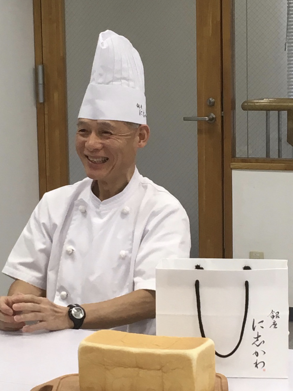  A bakery where you can line up-Shikawa head office in Ginza