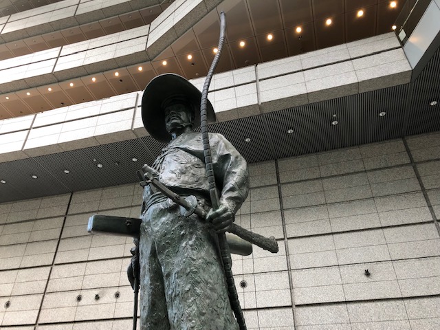  Statue of "Father" @ Chuo-ku