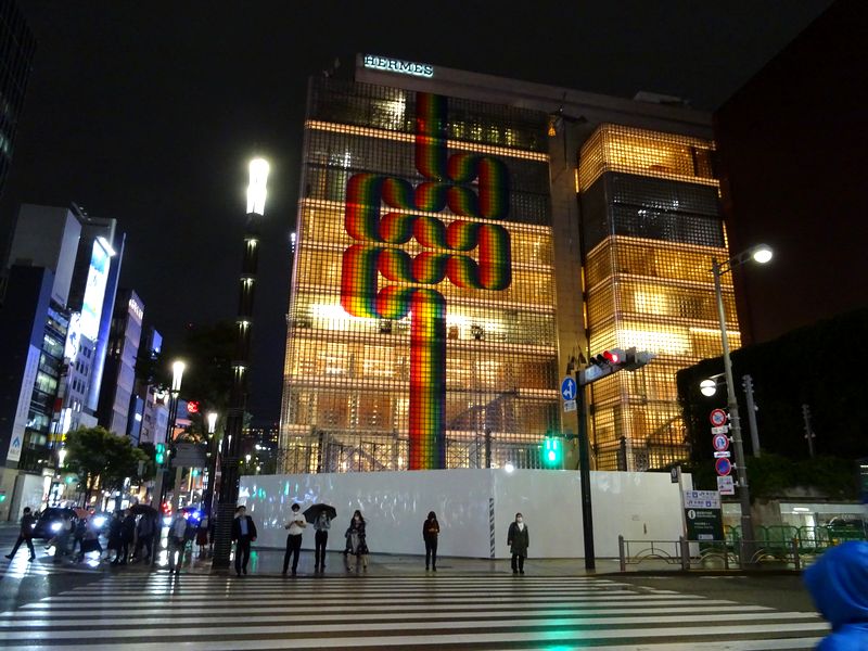  Co-starring of glass buildings and 14 colors of art - Ginza Maison Hermes / Julio Le Parque Exhibition