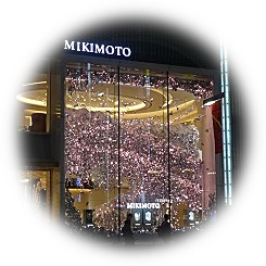  Ginza·"Ginza Holiday Installation" that colors Chuo-dori 