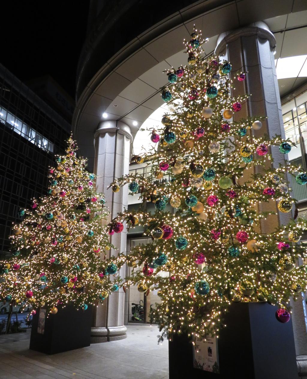 Christmas tree Christmas night view of Nihonbashi Mitsukoshi 2021 Ginza night view walk from Nihonbashi