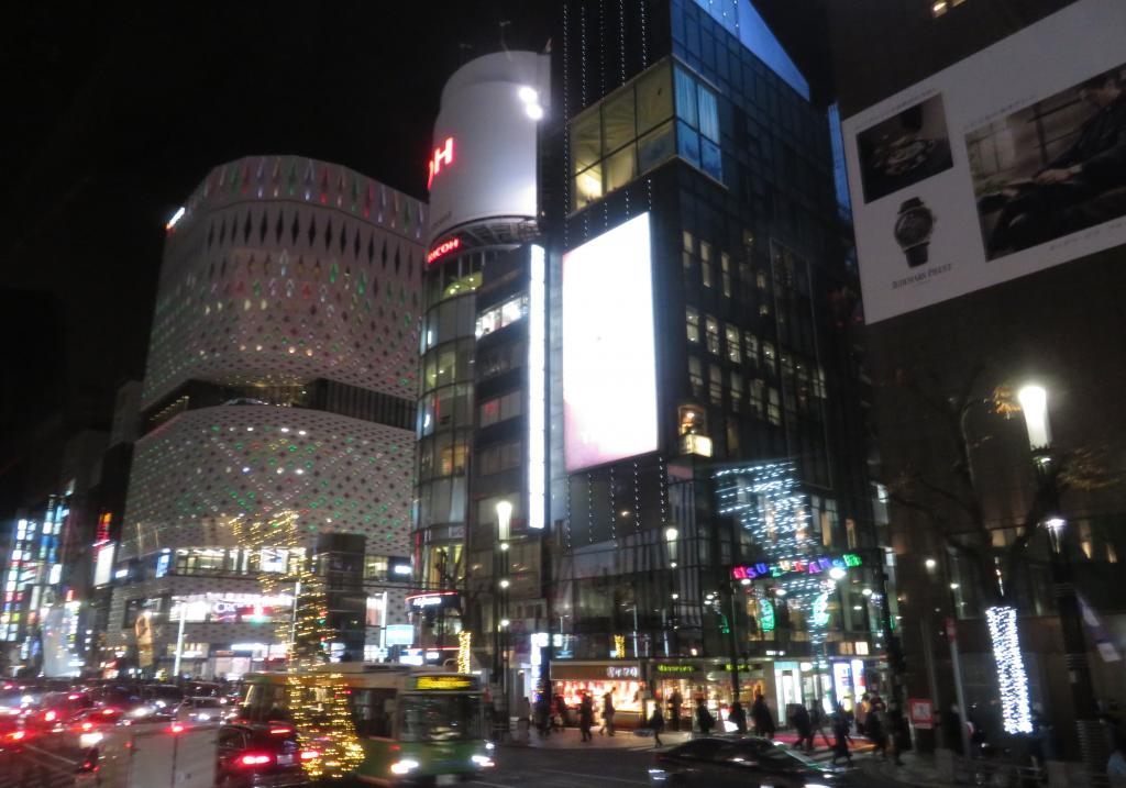 San-Ai Building and Crea Building Ginza Place
　 Day trip to Kyobashi Christmas Night Tour Report
