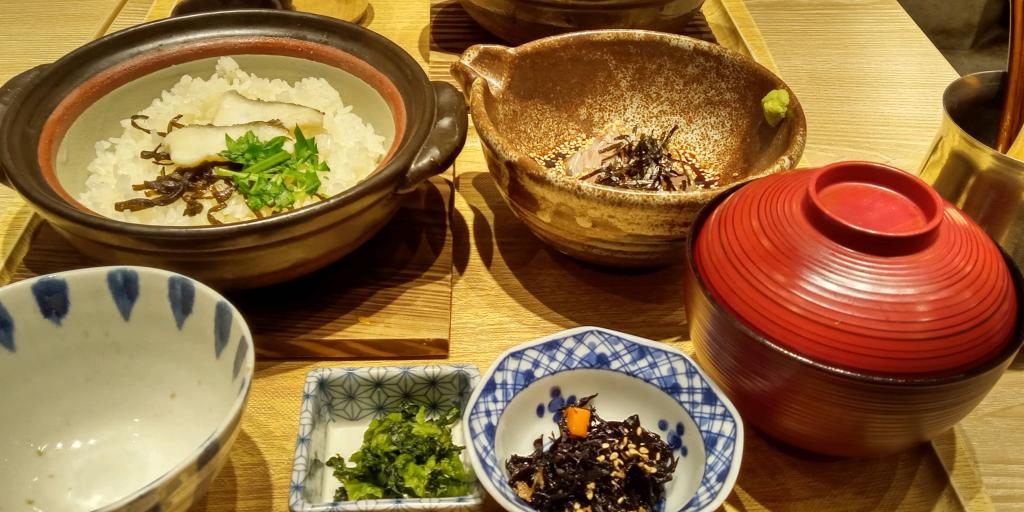 Uwajima Taimeshi clay pot rice cooked softly in clay pot rice choledo Muromachi Terrace delicious lunch Seafood chirashi clay pot rice