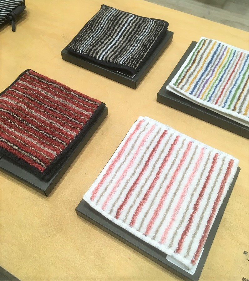 CB-haft towel handkerchief (reversible)
(100% cotton)
770 yen The best of Kokura weaving stripes 2022
　　~ Nihonbashi Kiya Main Store izutuki~