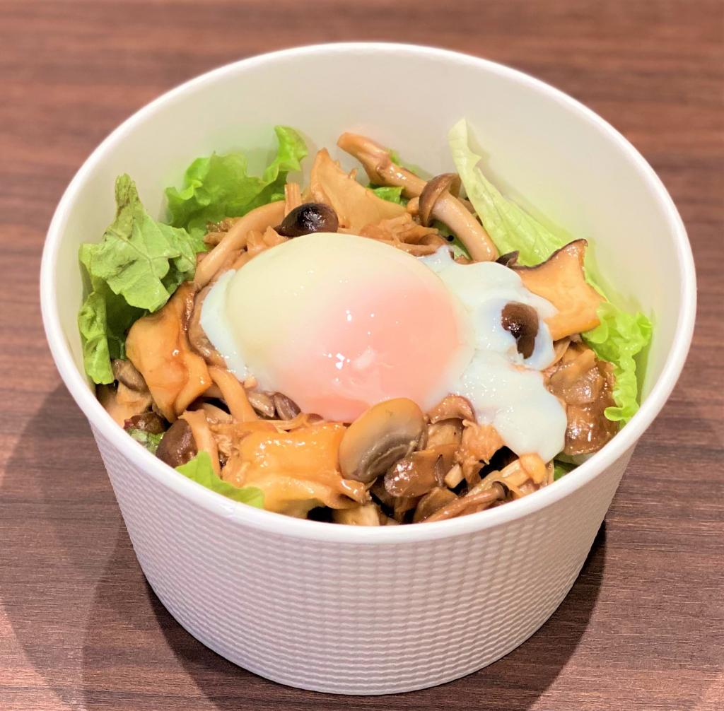 Plenty of mushrooms TKG (Eggs are fried egg) "Lunch Delivery", how about?
　　-Nihonbashi Agora Cafe~