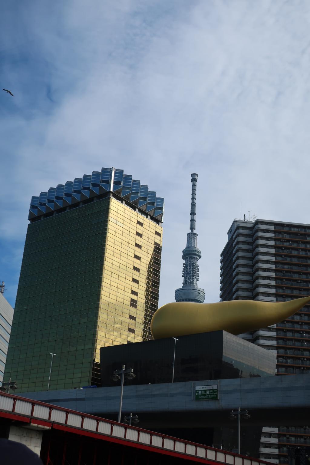  I took a cruise on the Nihonbashi River and the Sumida River.