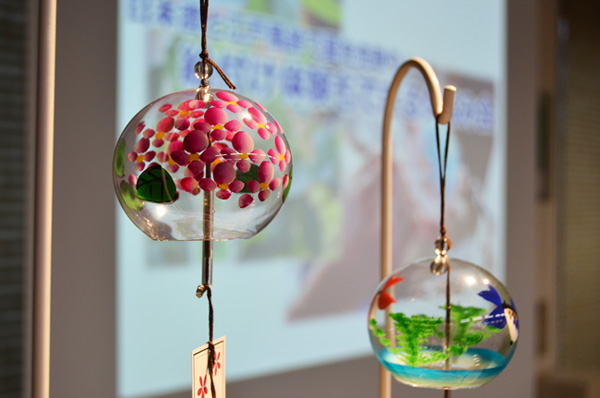 Beginning summer with sake and Edo wind chimes!
Evening cool-down party where you can experience painting Introduction of seminar held from mid-May to late June 2019
　~ Hakutsuru Ginza Style ~