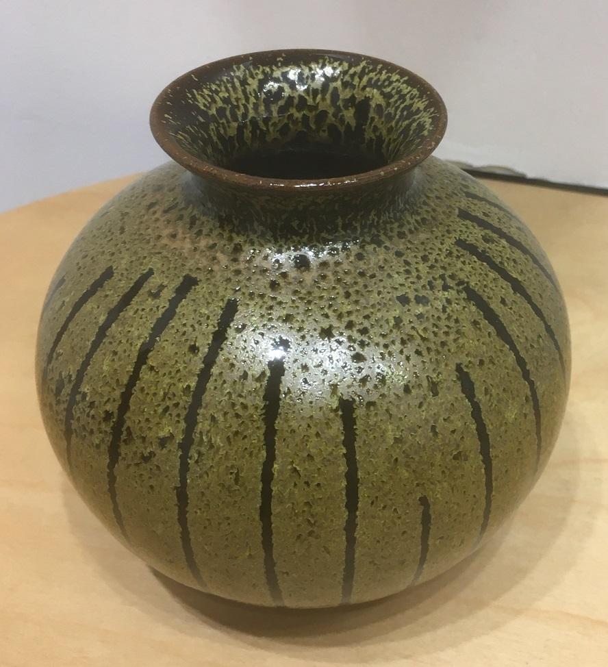 Iron glaze line crest flower ware (Tetsuyu Senmonkaki) "Seed" Kenta Hanai pottery exhibition
　　~ Nihonbashi Kiya Main Store izutuki~