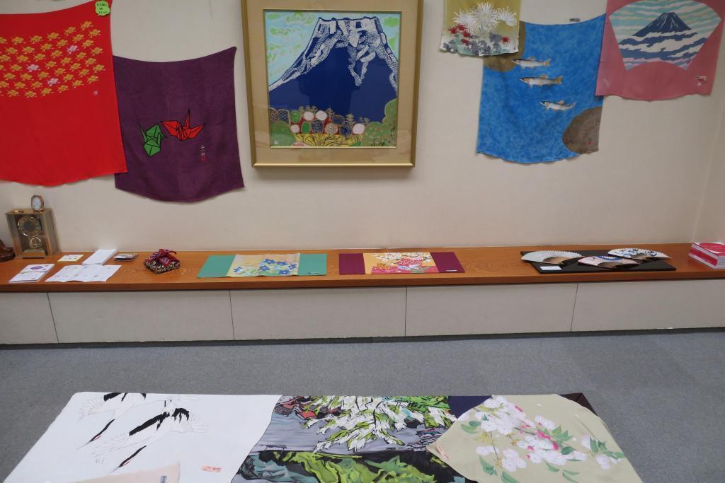  Hayashida Gallery Japanese painting's masterpiece is in furoshiki