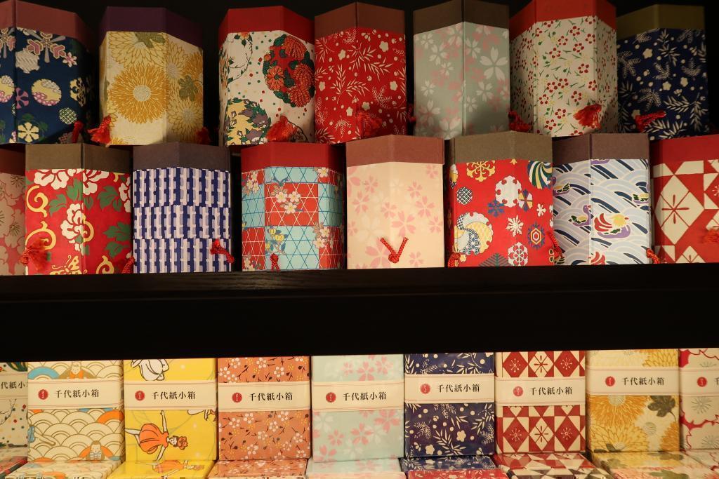  Founded in 1806 A collaboration project between Yumeji Takehisa's one-stroke notes Tokyo Mannaka ippindo of Haibara, a Japanese paper shop in Nihonbashi.