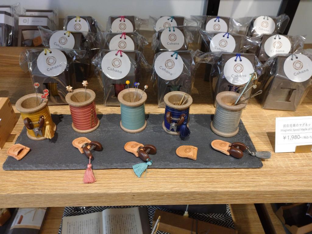 For storing needles and pins, "Hasami porcelain magnet spool" is a lot of adult cute and technical crystals!
＠ Cohana Nihonbashi Main Store (Part 2)