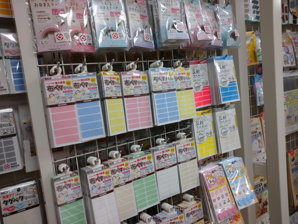 The products as KAWAGUCHI Co., Ltd. are also attracting attention! There are plenty of adult cute and tech crystals!
＠ Cohana Nihonbashi Main Store (Part 2)