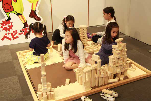 Let's make houses and various things with cypress building blocks! Mie Terrace GW Project "Let's Play in Mie no Mori" April 28-5/5