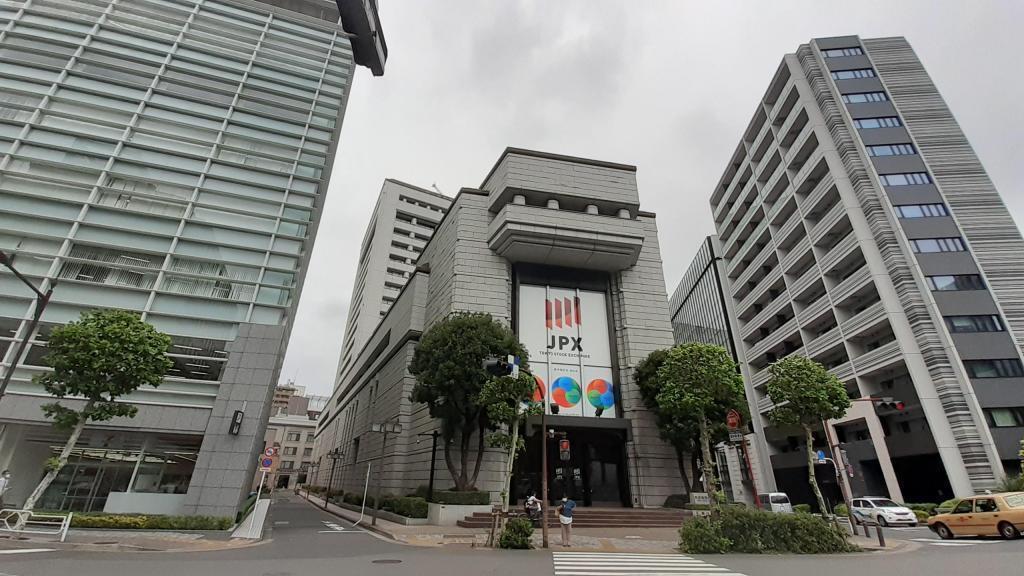  What is Inada Stone, which also supports Nihonbashi and Mitsui Main Building?