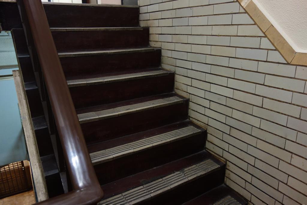 Staircases and waist wall famous architecture in Chuo-ku (10) No. 2 Inoue Building