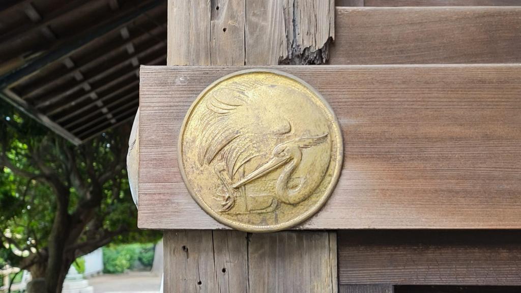 Exciting tour with Sumiyoshi-jinja Shirine's nail-hiding iron object