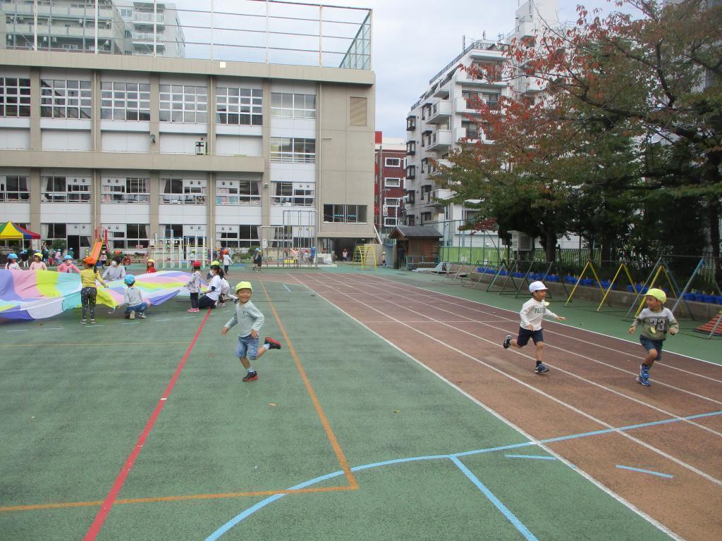 Outdoor environment where you can play spaciously while the blessed attached elementary school facilities are open The public education of elementary schools and kindergartens with a history of 150 years from 1873 to 150 years in Chuo-ku has led the times!