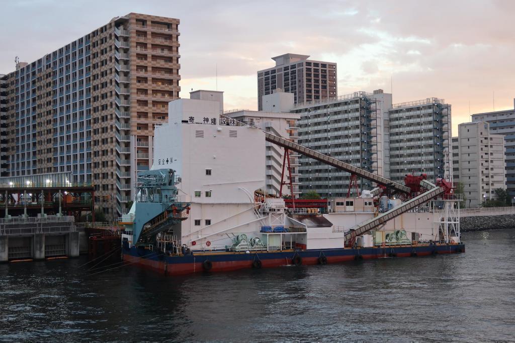 I'm making a Kachidoki pumping station! "Ugoku Castle" floating on the Sumida River?
(for kids)