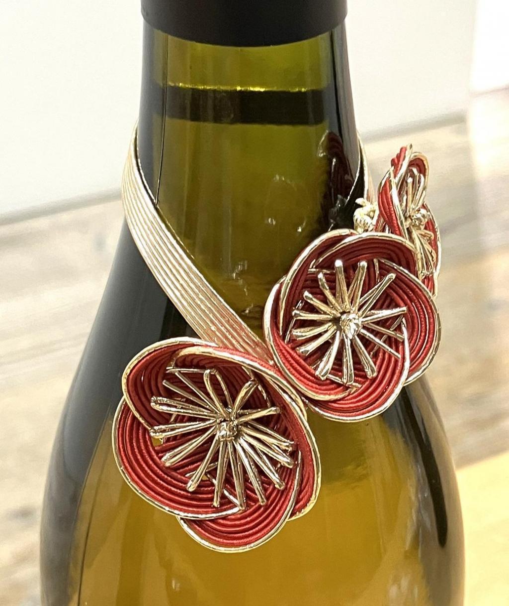 Mizuhiki, Hakata
Bottle ribbon
Three plums
2,700 yen The 8th exhibition of Hiromi Nagasawa
　　~ Nihonbashi Kiya Main Store izutuki~