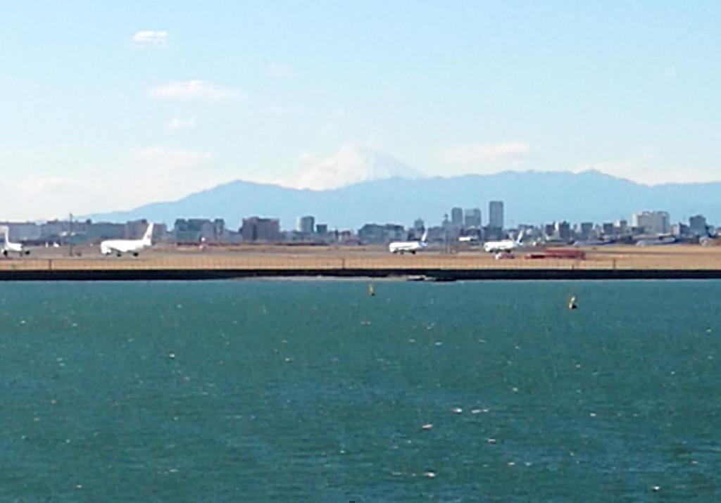  Views such as Harumi seen from the Tokyo Bay Cruise "Symphony Cruise"
　　Harumi Passenger Ship Terminal
　　-Scenery of the border of Chuo-ku-ku