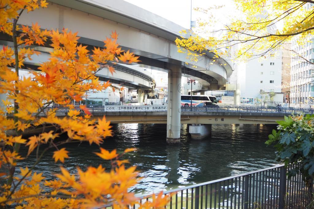  Find a place where the Nihonbashi River and the Sun hit