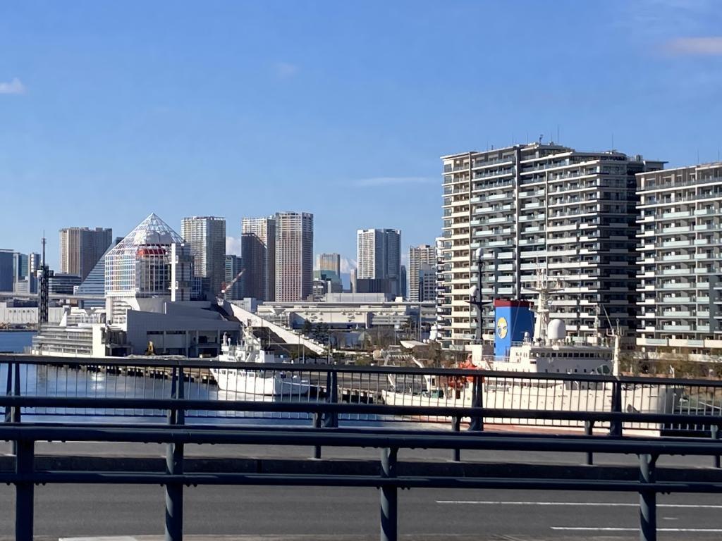 If you look back, there... Take a course from Toyosu Ohashi to northeast