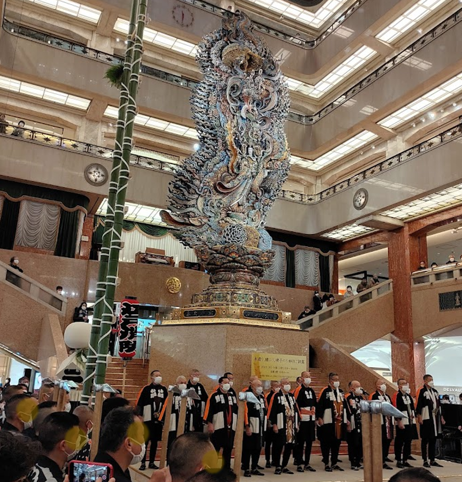  Show off the magic of "woodworking, waving, ladder riding" Nihonbashi Mitsukoshi New Year Festival 