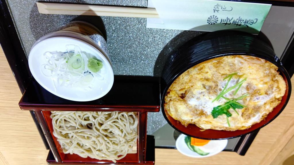 A soba shop on the west side of Ryogokubashi, who has been watching the rise and fall of the area with a focus on handmade efforts.