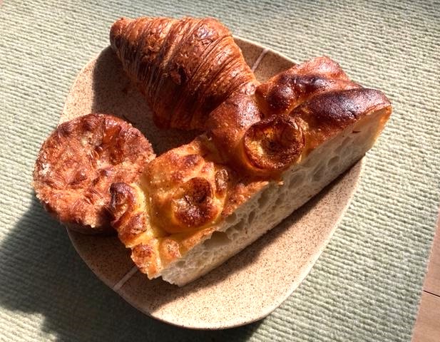 Croissant, focaccia, croissant or focaccia