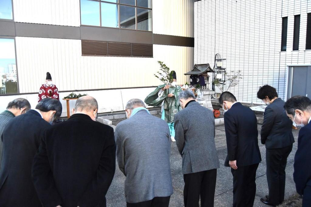  Shiratsuru Sake Brewery Co., Ltd. Rooftop Shrine
　　2023 Hatsuno Festival
　　~ Hakutsuru Sake Brewery ~