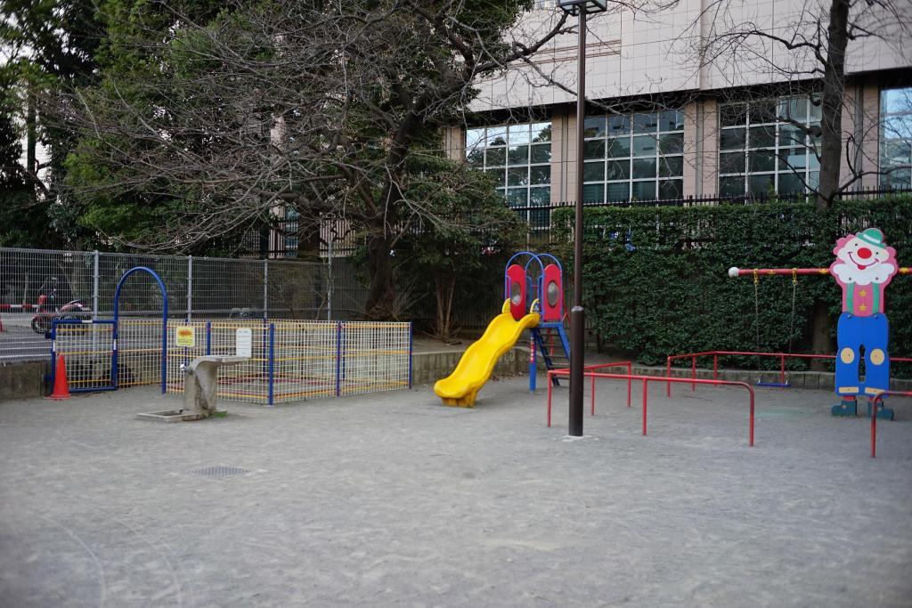  Monument to "The birthplace of Tokyo School for the Blind, the land of the establishment of Braille in Japan"