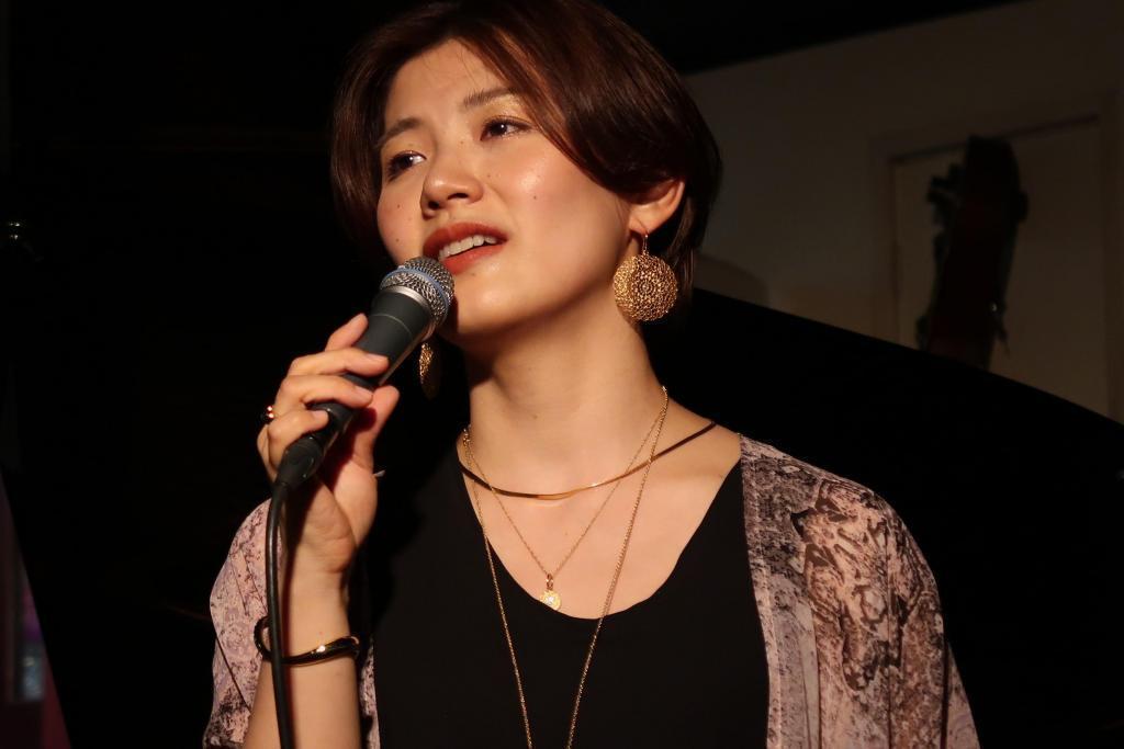 Remi on Vocal Jazz & Soul Bar - The Deep in Ginza 6-chome Kojunsha Street
Get intoxicated with Jazz on the 4th floor of Sukiya Building
